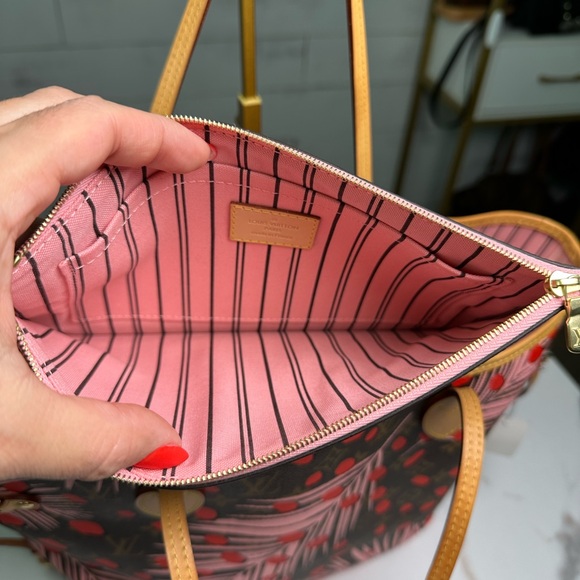 Louis Vuitton Jungle Dot Neverfull MM - Picture 11 of 16